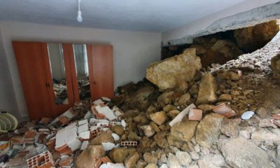 Dağdan Kopan Kaya Parçaları Evin İçine Doldu