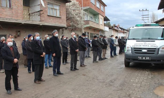 Amasya’dan acı haber! Kovid-19’a yakalanan ve 7 aylık bebeği sezaryenle alınan kadın öldü
