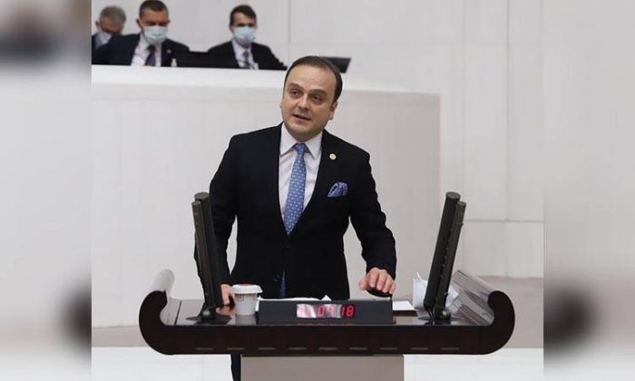 İşçilerin Hakları Verilsin!