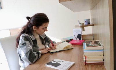 İŞİTME ENGELLİ ŞAİRDEN ENGELLİLERE “HEDEFİNİZ İÇİN MÜCADELE EDİN” ÇAĞRISI