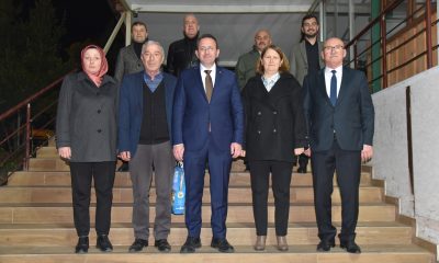 BELEDİYE BAŞKANI BELEDİYE MECLİS ÜYELERİNE PLAKET VERDİ